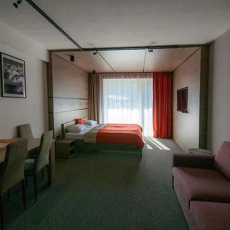 Lucka 40m2 In Out Garage Parking