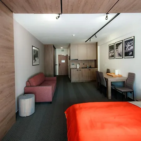Apartment Lucka 40m2 In Out Garage Parking *